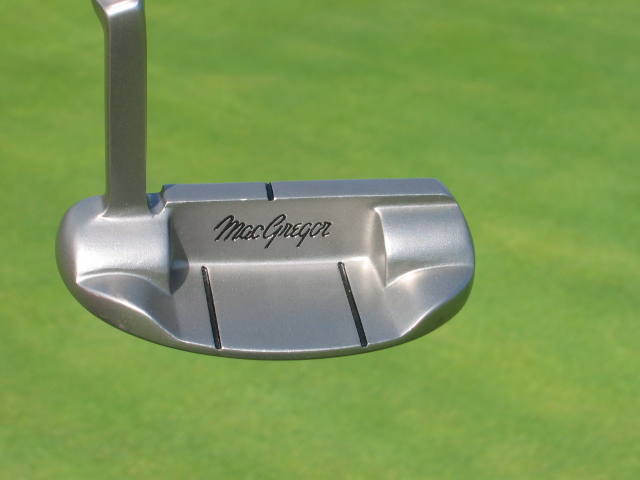 9-08-08-028-1 le putting au Golf