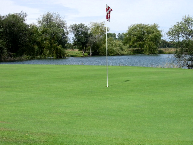 GREEN le putting au Golf