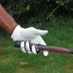 La prise du club par les mains