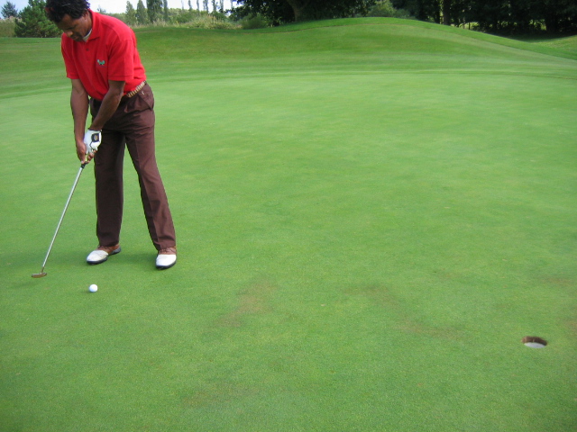 st-jacques-011 le putting au Golf